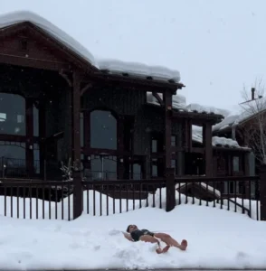 How Old is Sssniperwolf